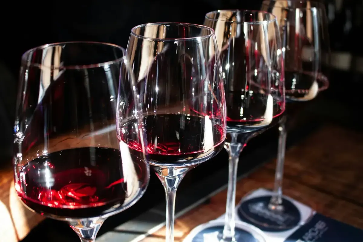 Illustration de l'article « Bourgogne vs Bordeaux : deux philosophies du vin »